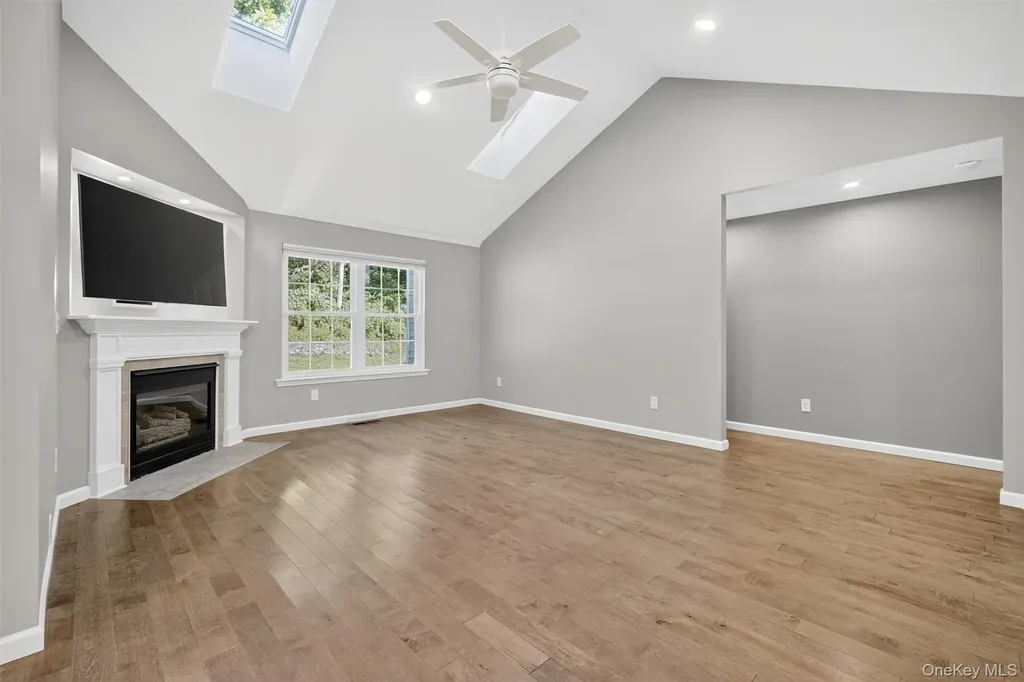 60 Muirfield Court Poughkeepsie NY 12603