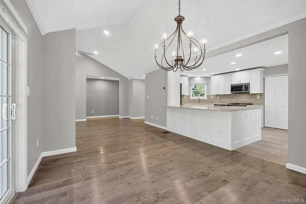 60 Muirfield Court Poughkeepsie NY 12603