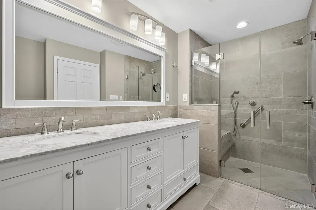 60 Muirfield Court Poughkeepsie NY 12603