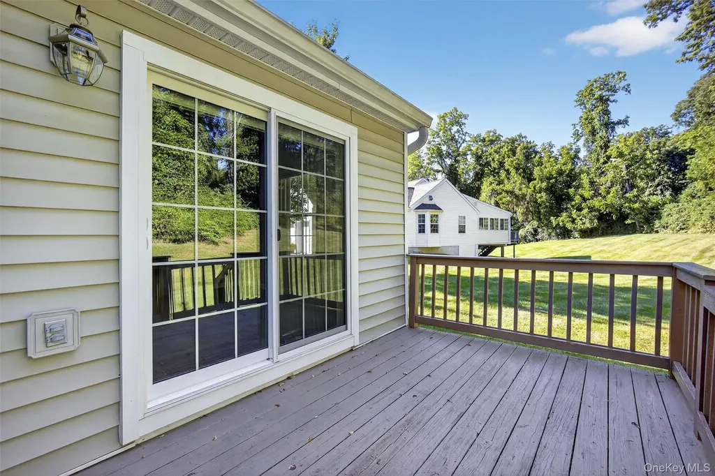 60 Muirfield Court Poughkeepsie NY 12603