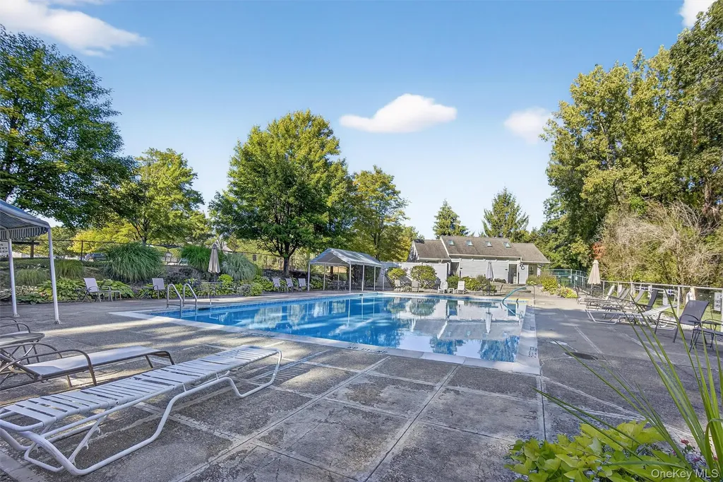 60 Muirfield Court Poughkeepsie NY 12603