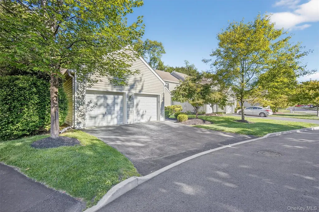 60 Muirfield Court Poughkeepsie NY 12603