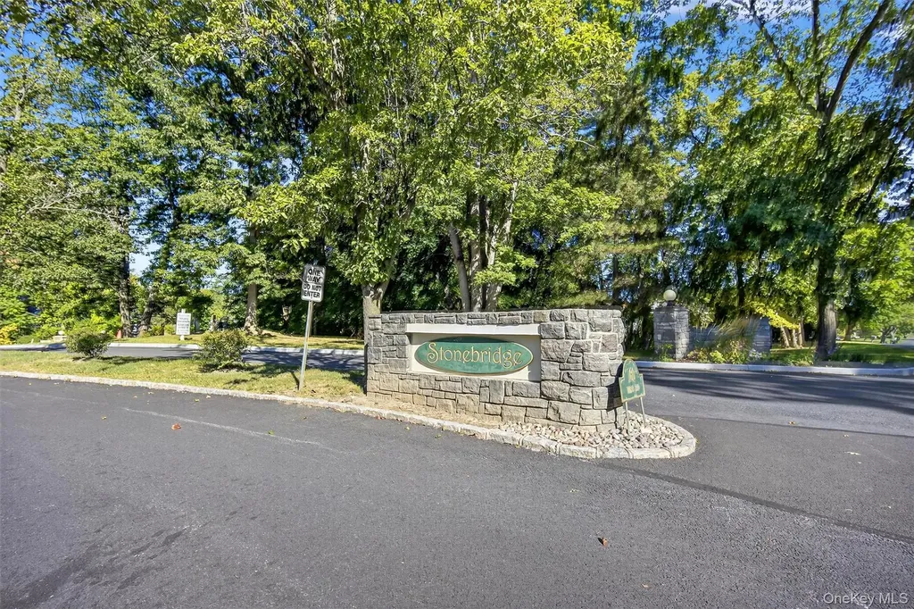 60 Muirfield Court Poughkeepsie NY 12603
