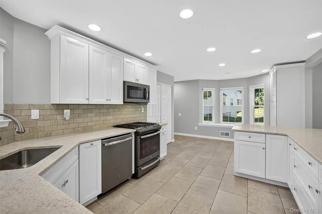 60 Muirfield Court Poughkeepsie NY 12603