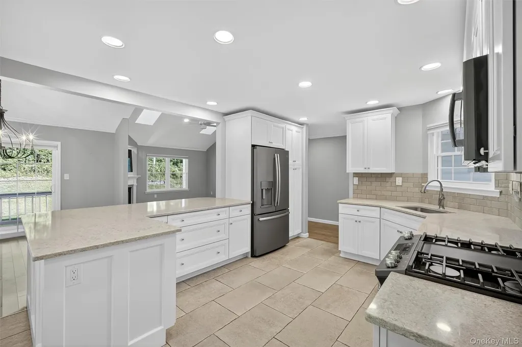 60 Muirfield Court Poughkeepsie NY 12603