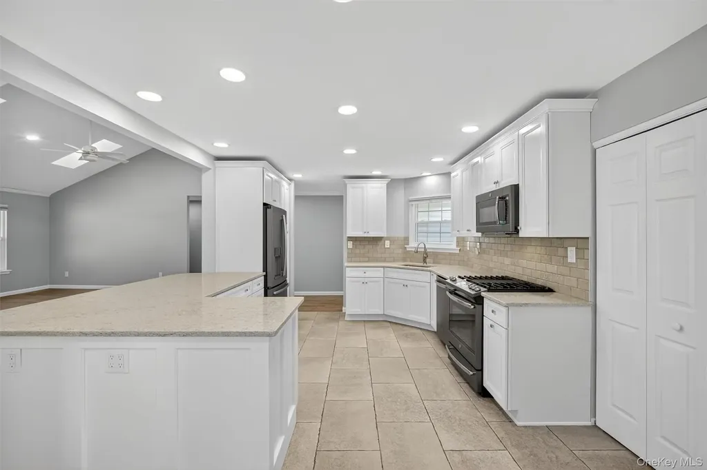 60 Muirfield Court Poughkeepsie NY 12603
