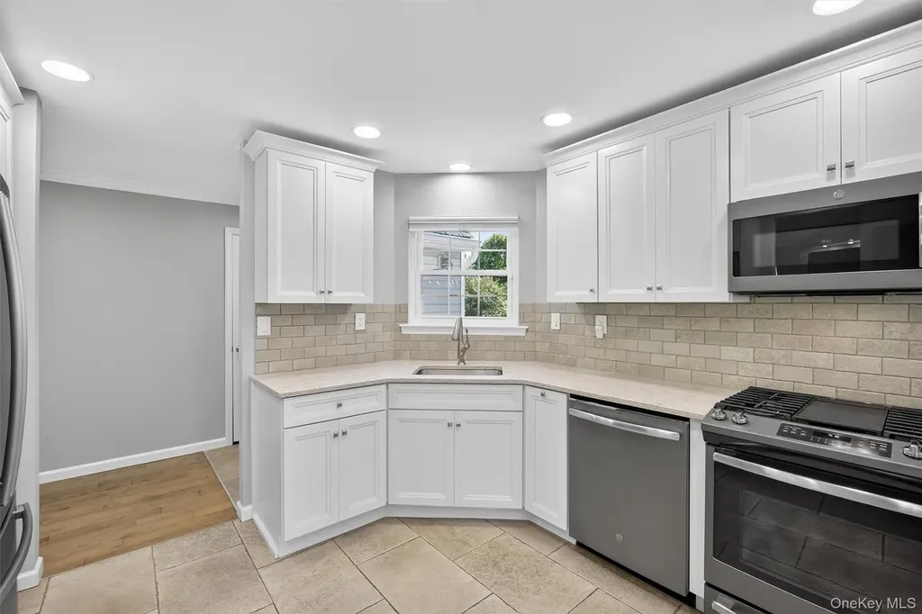 60 Muirfield Court Poughkeepsie NY 12603