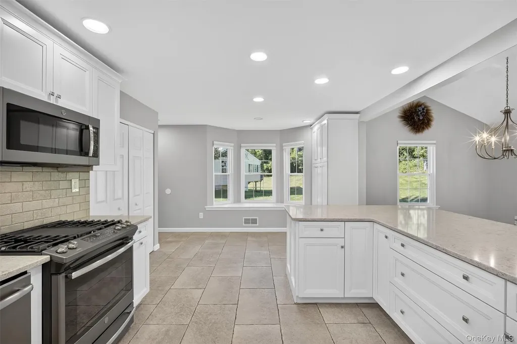 60 Muirfield Court Poughkeepsie NY 12603