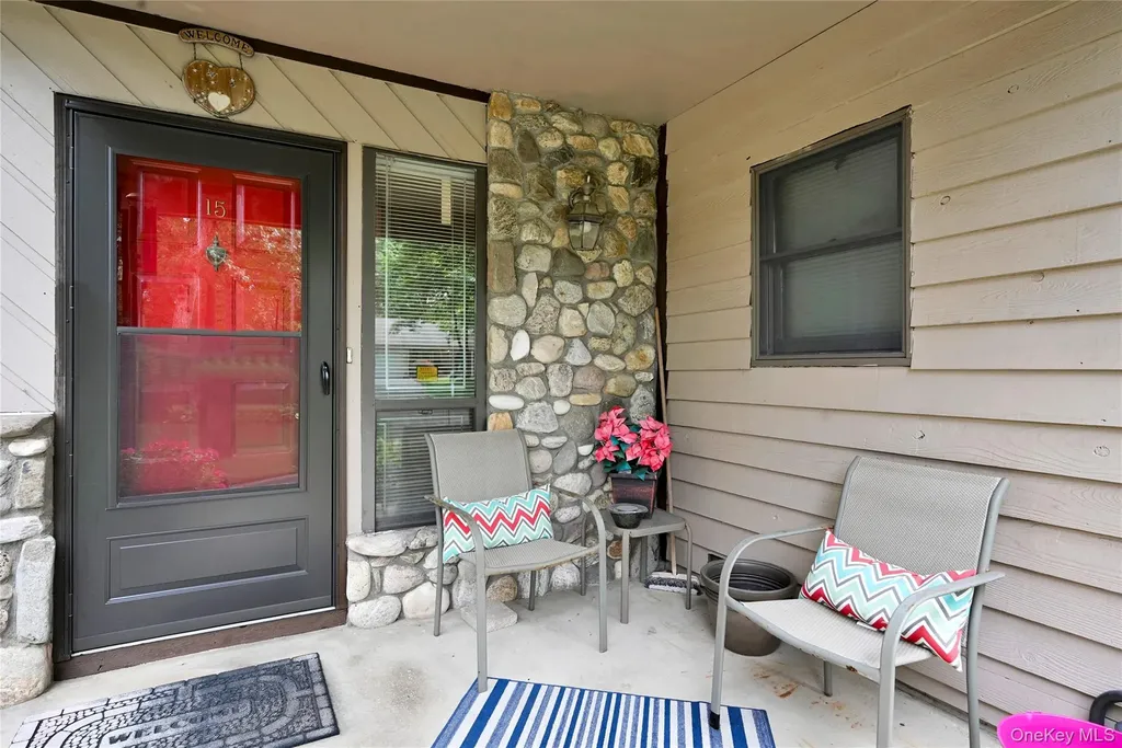 15 Hastings Drive Ridge NY 11961