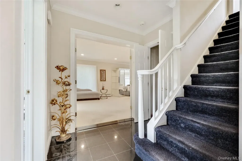 4 Willow Lane Hewlett Harbor NY 11557