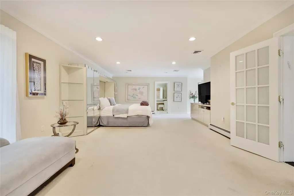 4 Willow Lane Hewlett Harbor NY 11557
