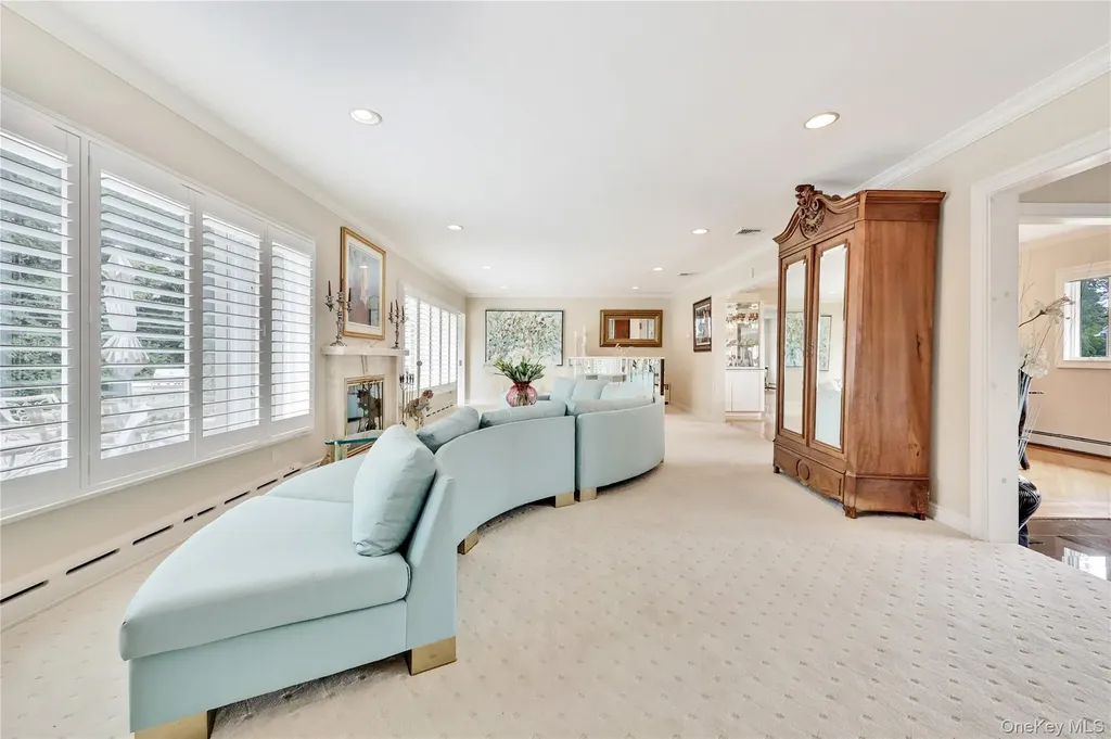 4 Willow Lane Hewlett Harbor NY 11557