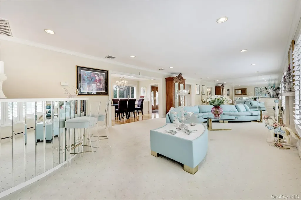4 Willow Lane Hewlett Harbor NY 11557