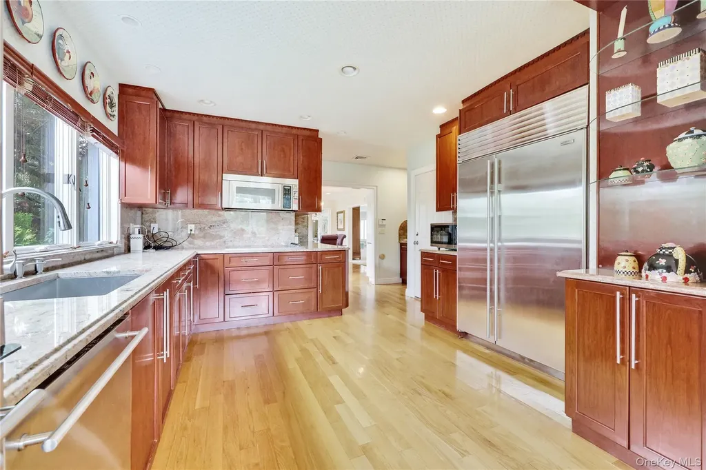 4 Willow Lane Hewlett Harbor NY 11557