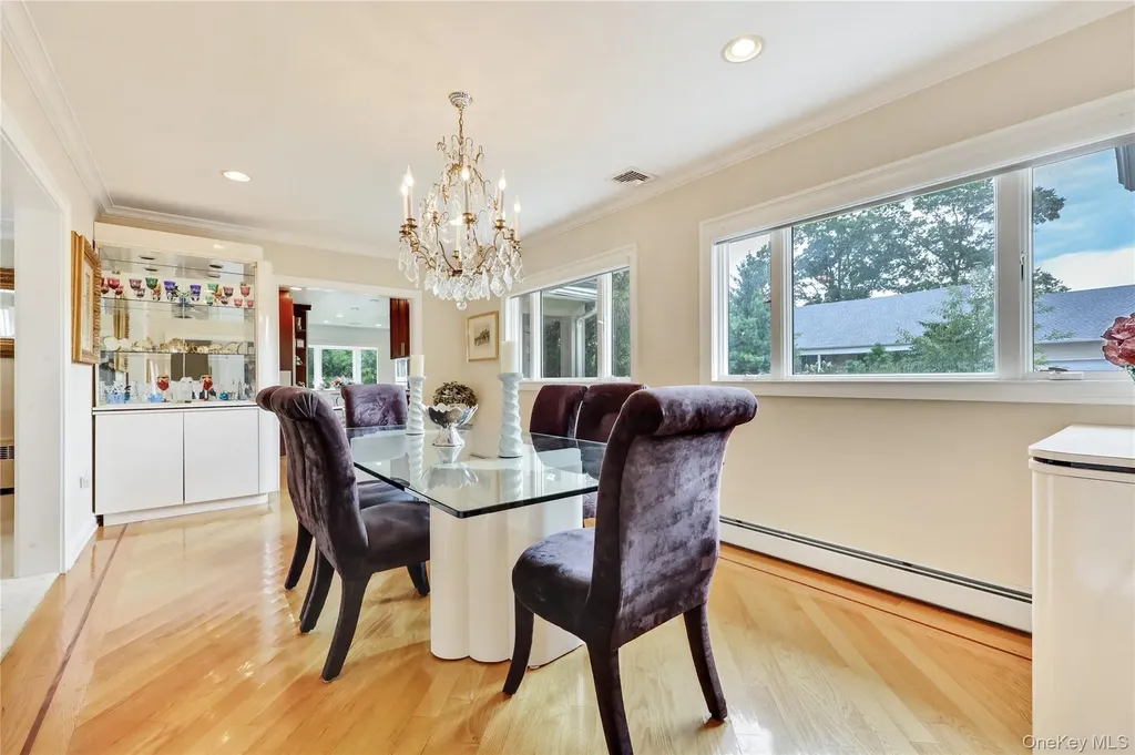 4 Willow Lane Hewlett Harbor NY 11557