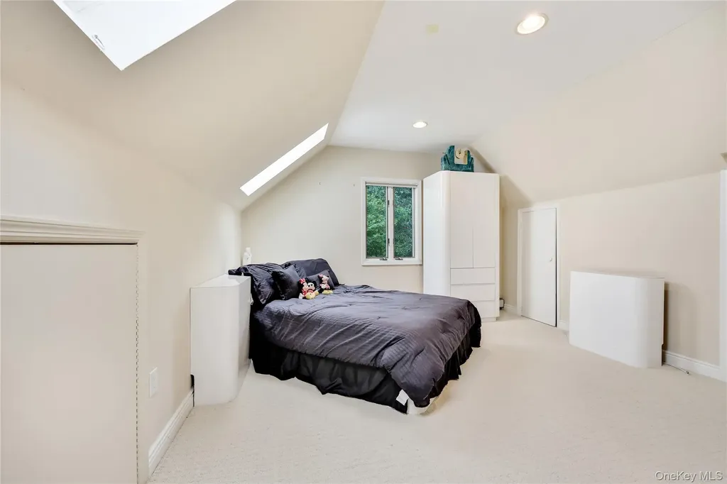 4 Willow Lane Hewlett Harbor NY 11557