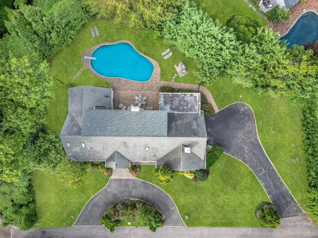 4 Willow Lane Hewlett Harbor NY 11557