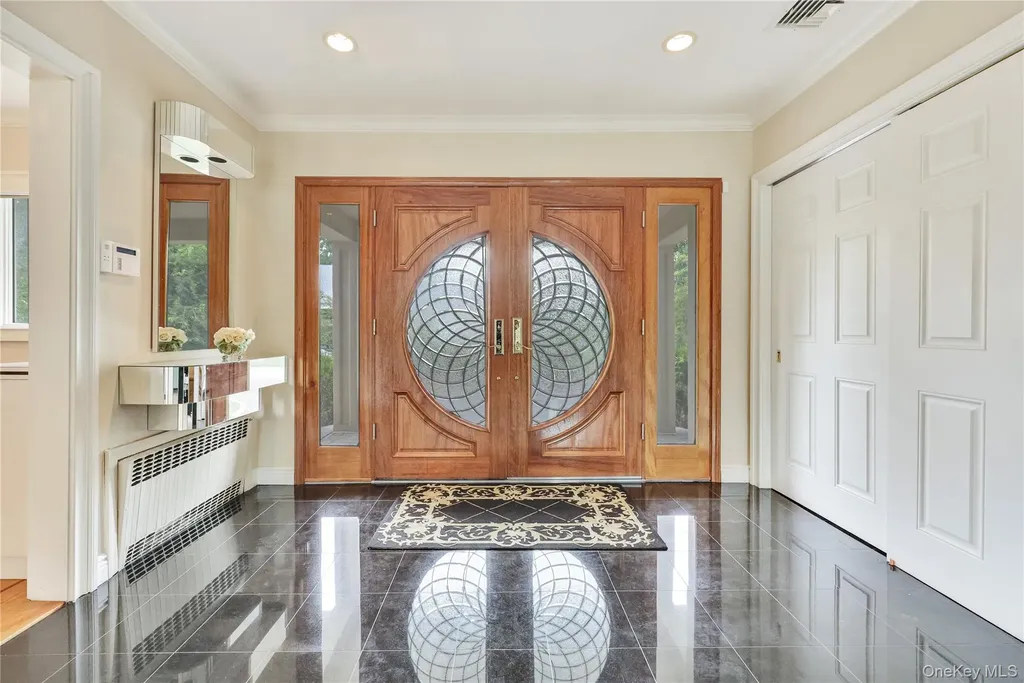 4 Willow Lane Hewlett Harbor NY 11557
