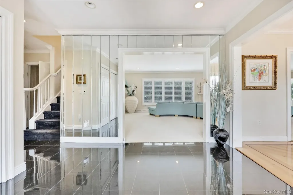 4 Willow Lane Hewlett Harbor NY 11557