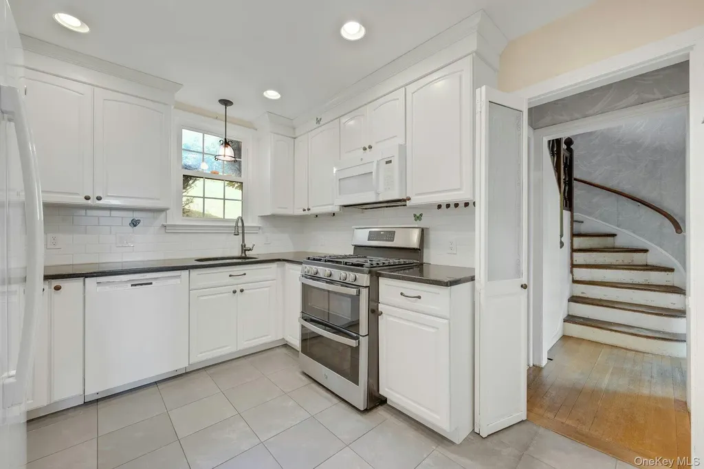 13 Barksdale Road White Plains NY 10607