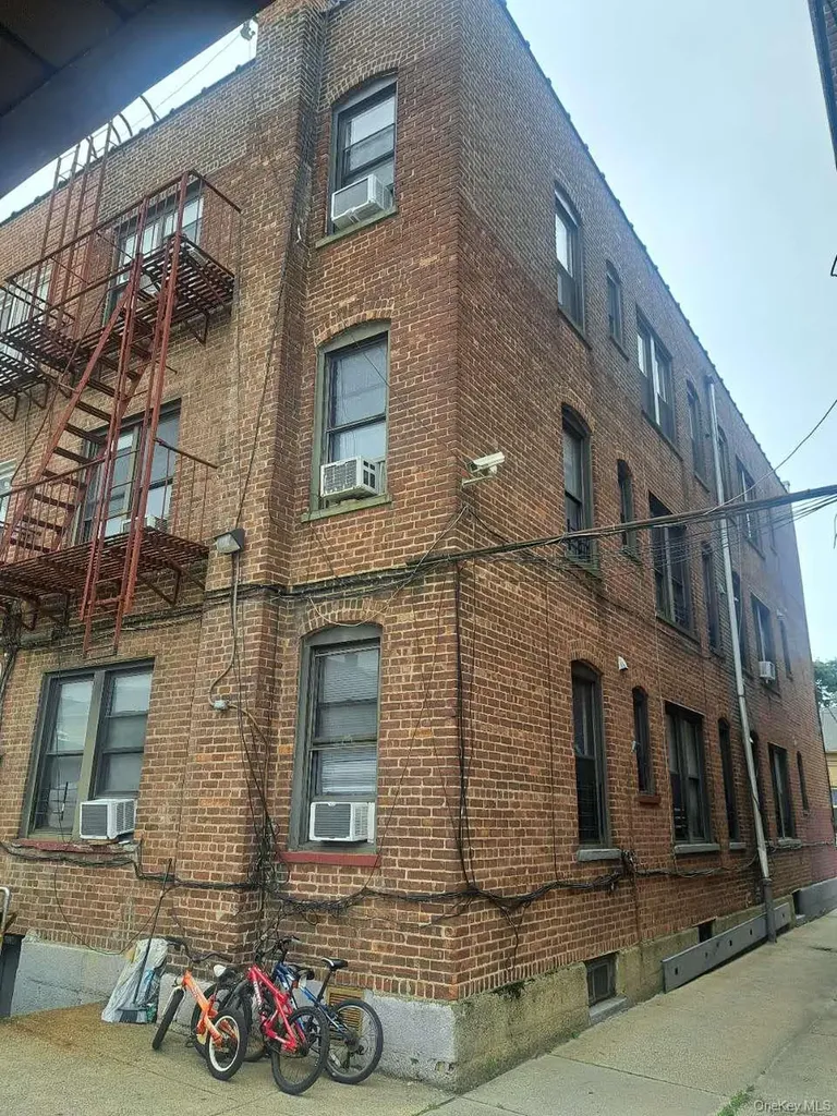 42-15 164th Street Flushing NY 11358