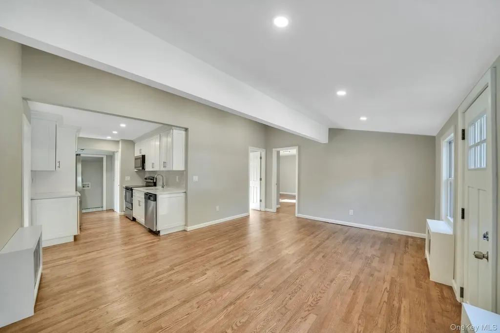 2 Myrtle Lane Coram NY 11727