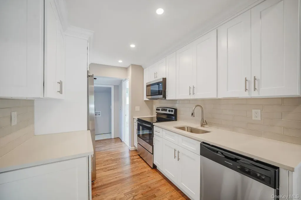 2 Myrtle Lane Coram NY 11727
