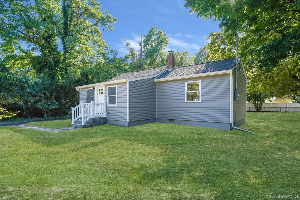 2 Myrtle Lane Coram NY 11727