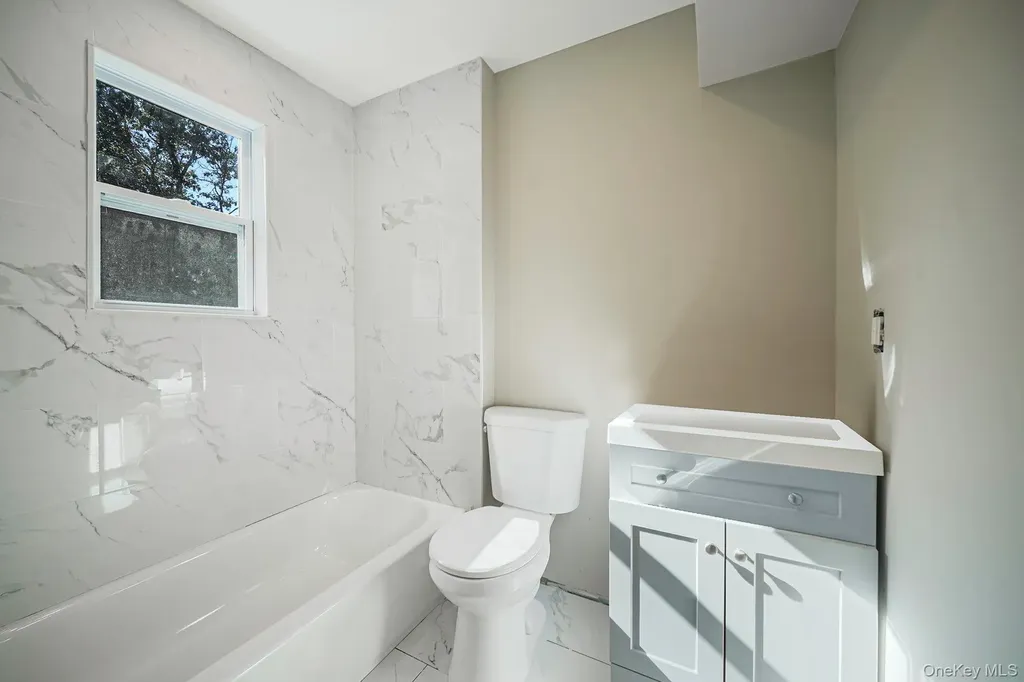 2 Myrtle Lane Coram NY 11727