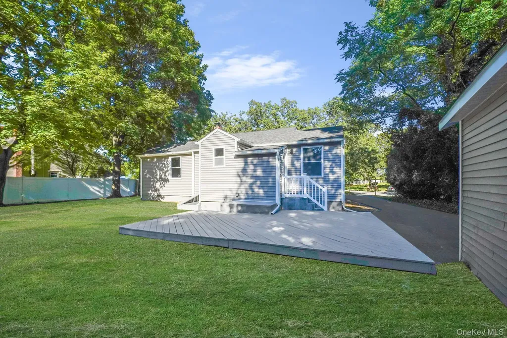 2 Myrtle Lane Coram NY 11727