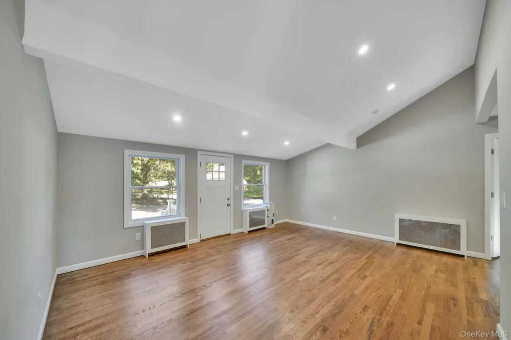 2 Myrtle Lane Coram NY 11727
