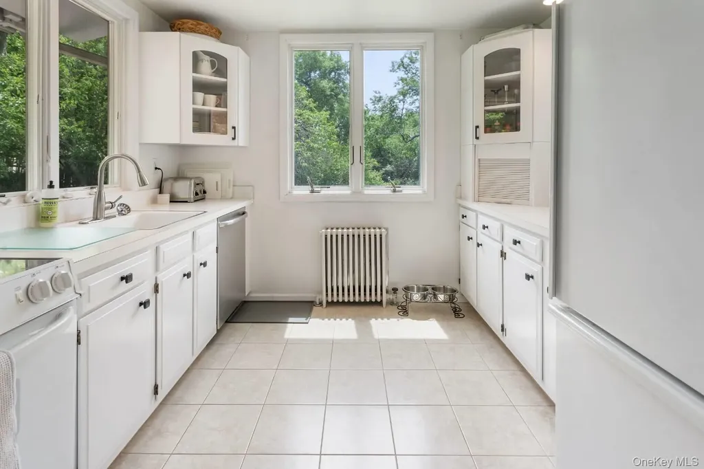 16 S Beach Road Southampton NY 11968