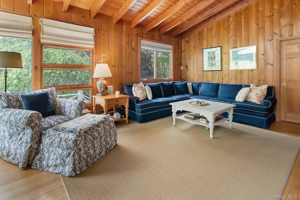 16 S Beach Road Southampton NY 11968