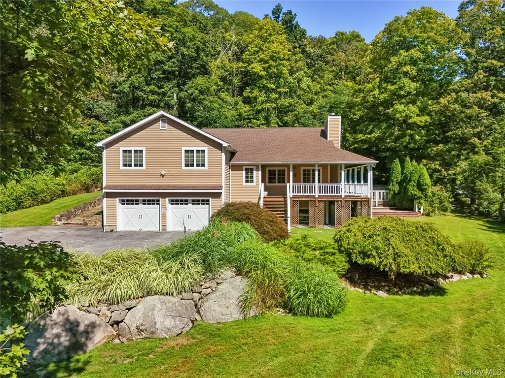 122 Wiccopee Road Putnam Valley NY 10579