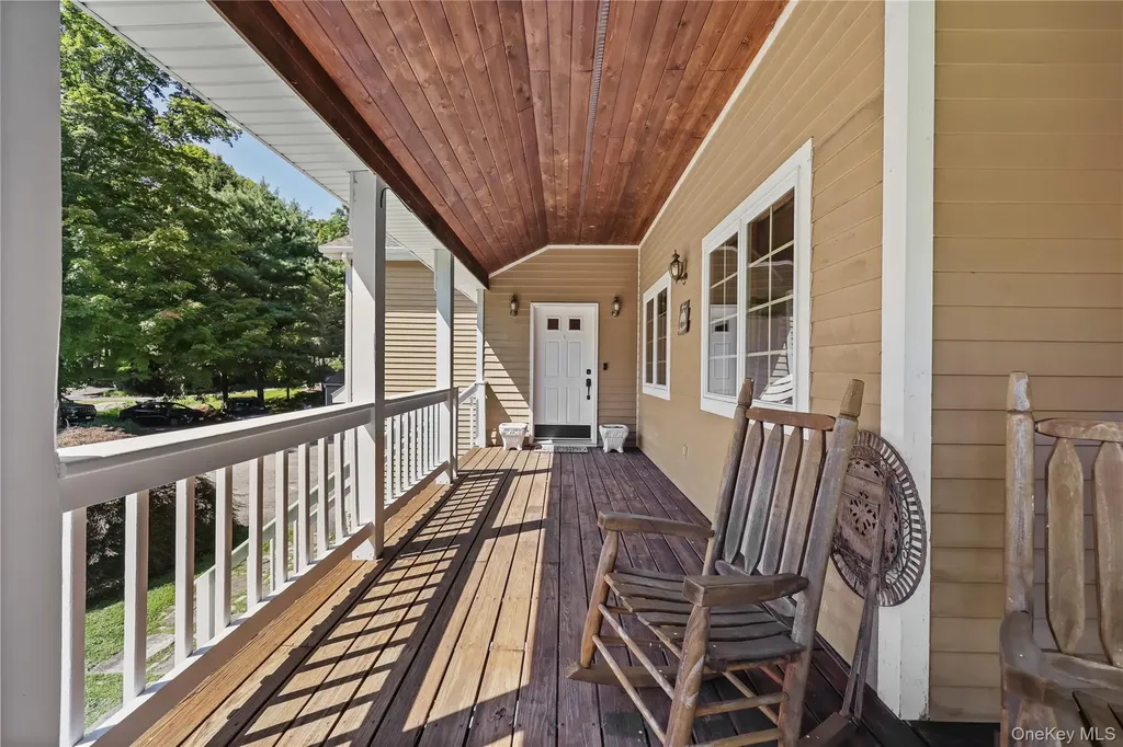 122 Wiccopee Road Putnam Valley NY 10579