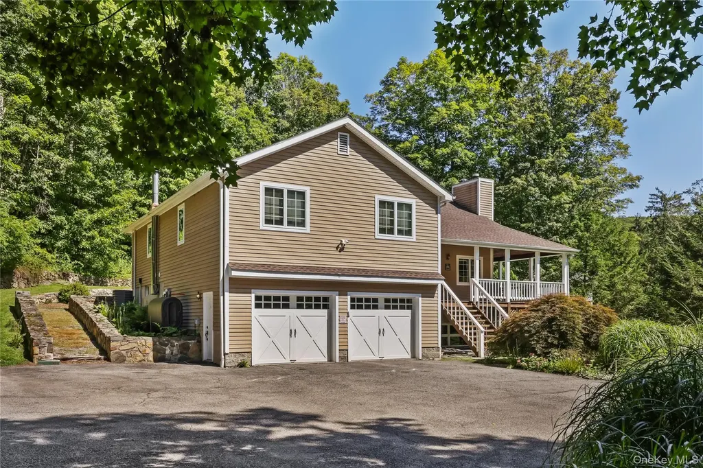 122 Wiccopee Road Putnam Valley NY 10579