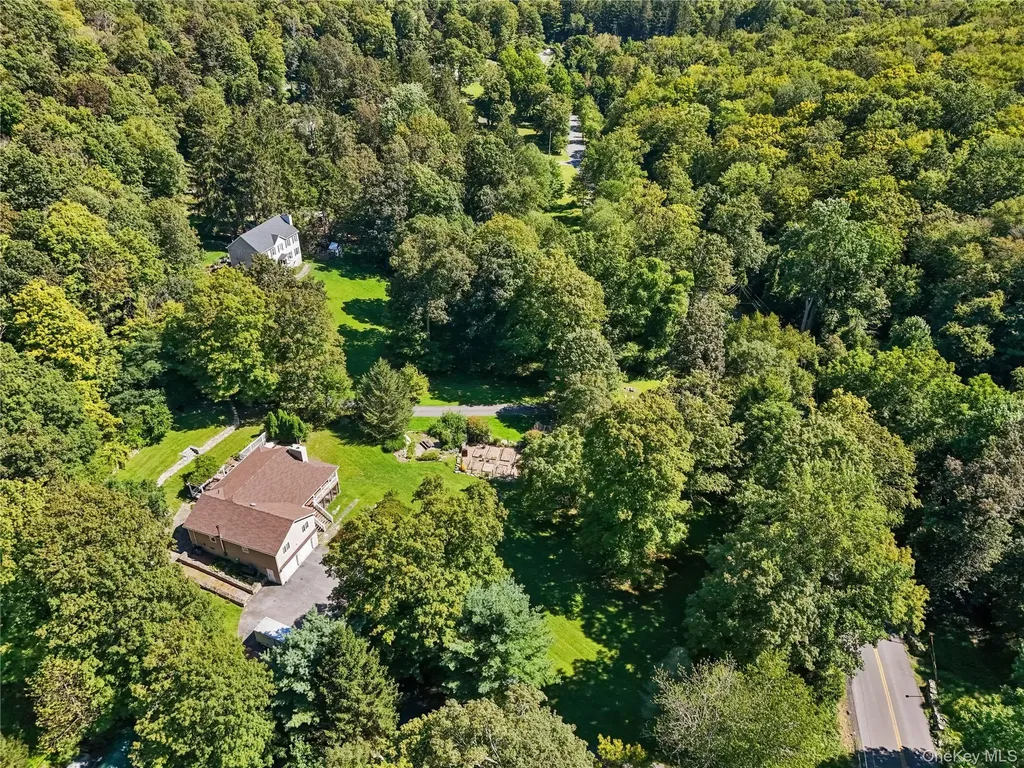 122 Wiccopee Road Putnam Valley NY 10579