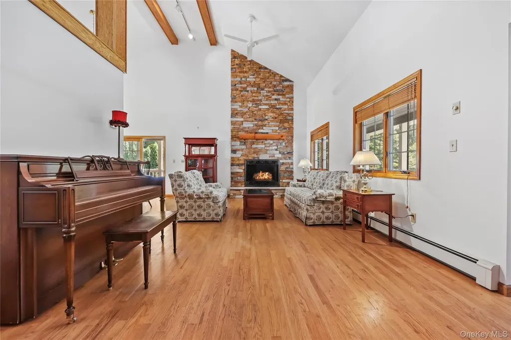 122 Wiccopee Road Putnam Valley NY 10579
