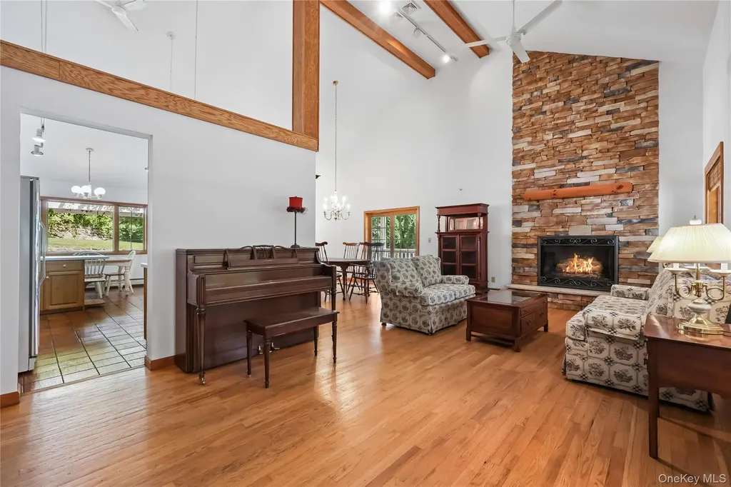 122 Wiccopee Road Putnam Valley NY 10579
