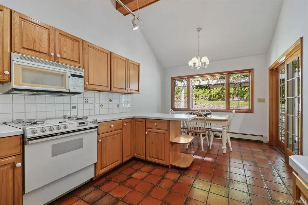 122 Wiccopee Road Putnam Valley NY 10579