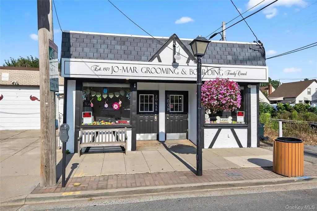 1 Covert Avenue Floral Park NY 11001