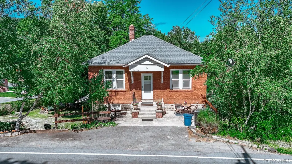 44 Cedar Avenue New Windsor NY 12553