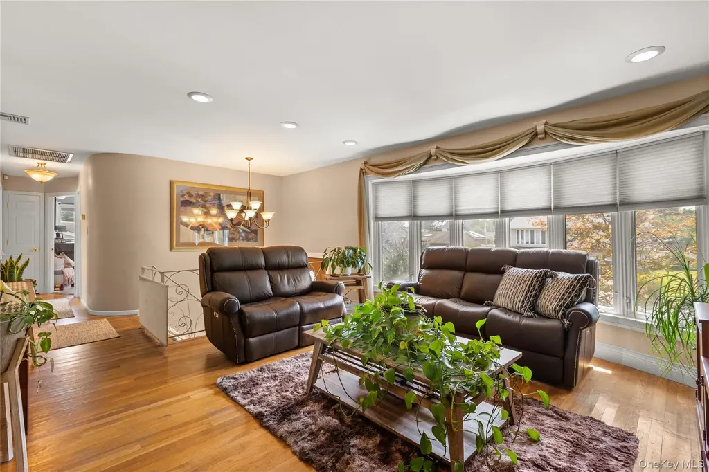 43 Tracy Lane East Islip NY 11730