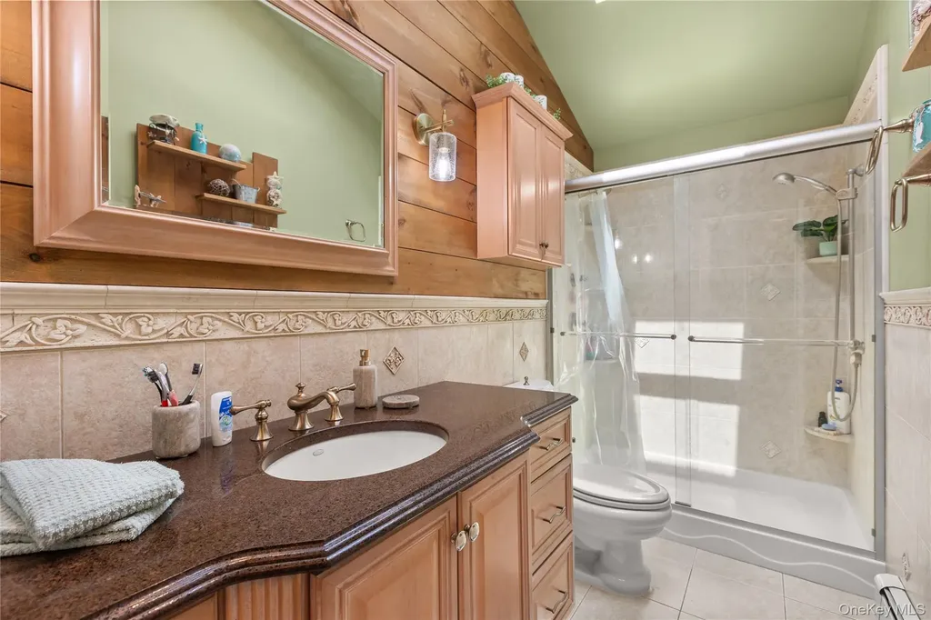 43 Tracy Lane East Islip NY 11730