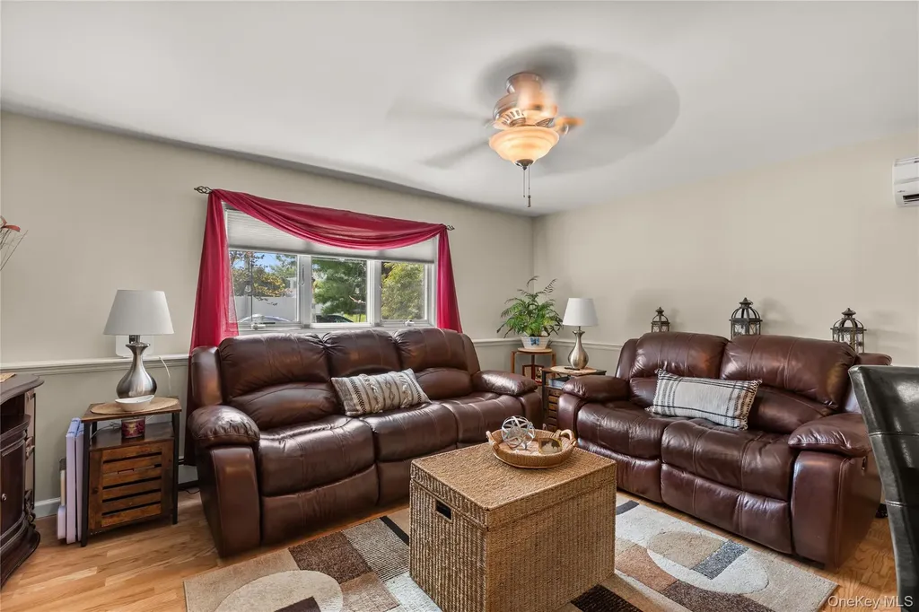 43 Tracy Lane East Islip NY 11730