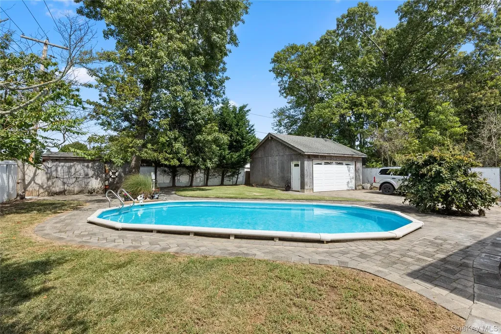 43 Tracy Lane East Islip NY 11730