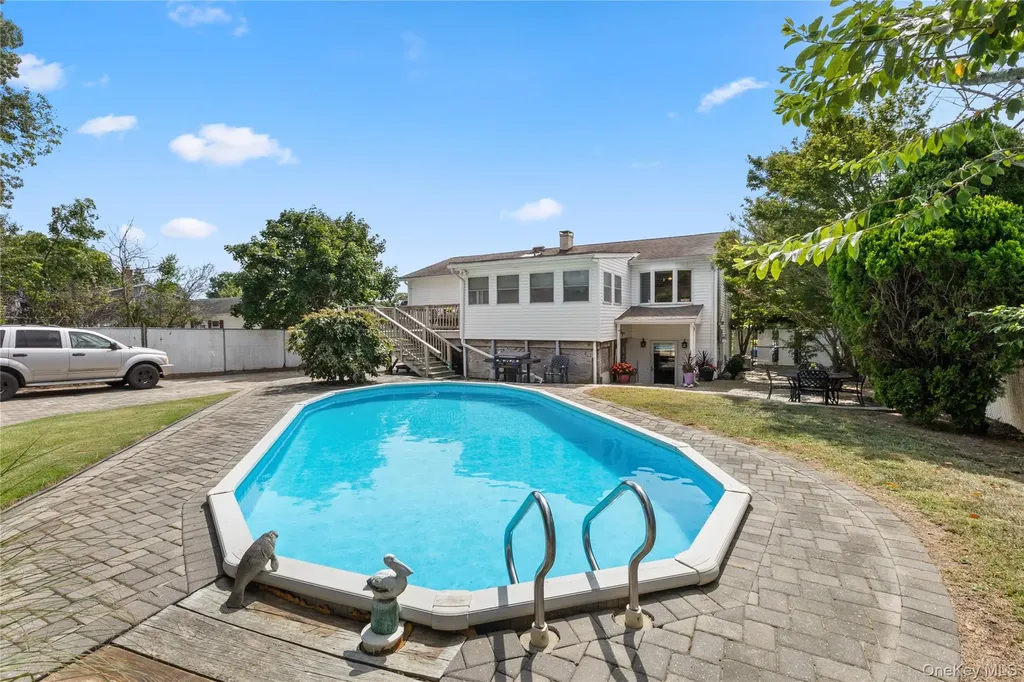 43 Tracy Lane East Islip NY 11730