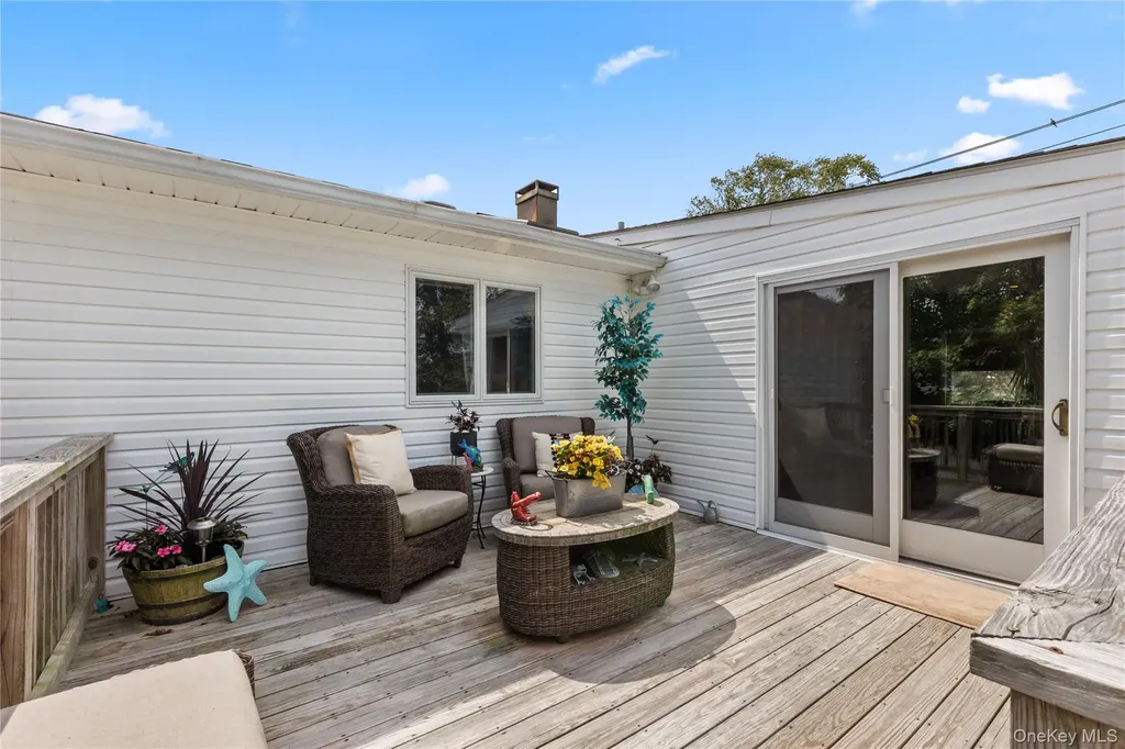 43 Tracy Lane East Islip NY 11730