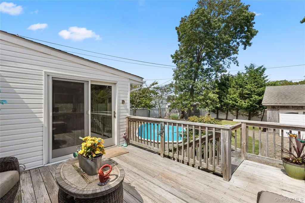 43 Tracy Lane East Islip NY 11730