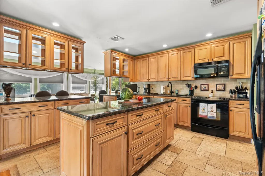 43 Tracy Lane East Islip NY 11730